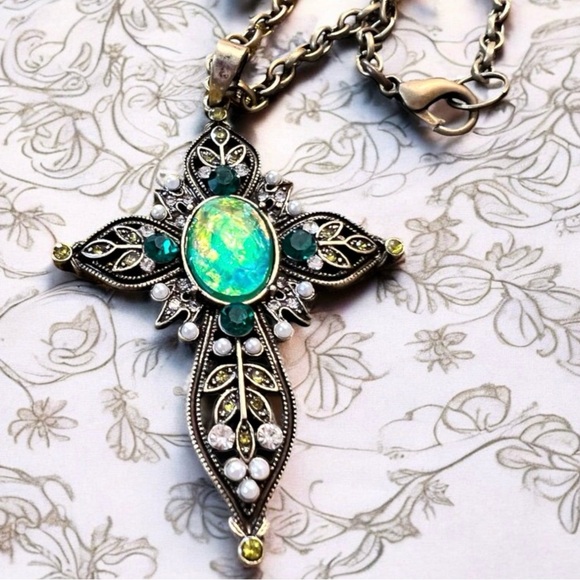 Elegant Green, Gold, and Bronze toned Cross Pendant Necklace - Picture 5 of 16